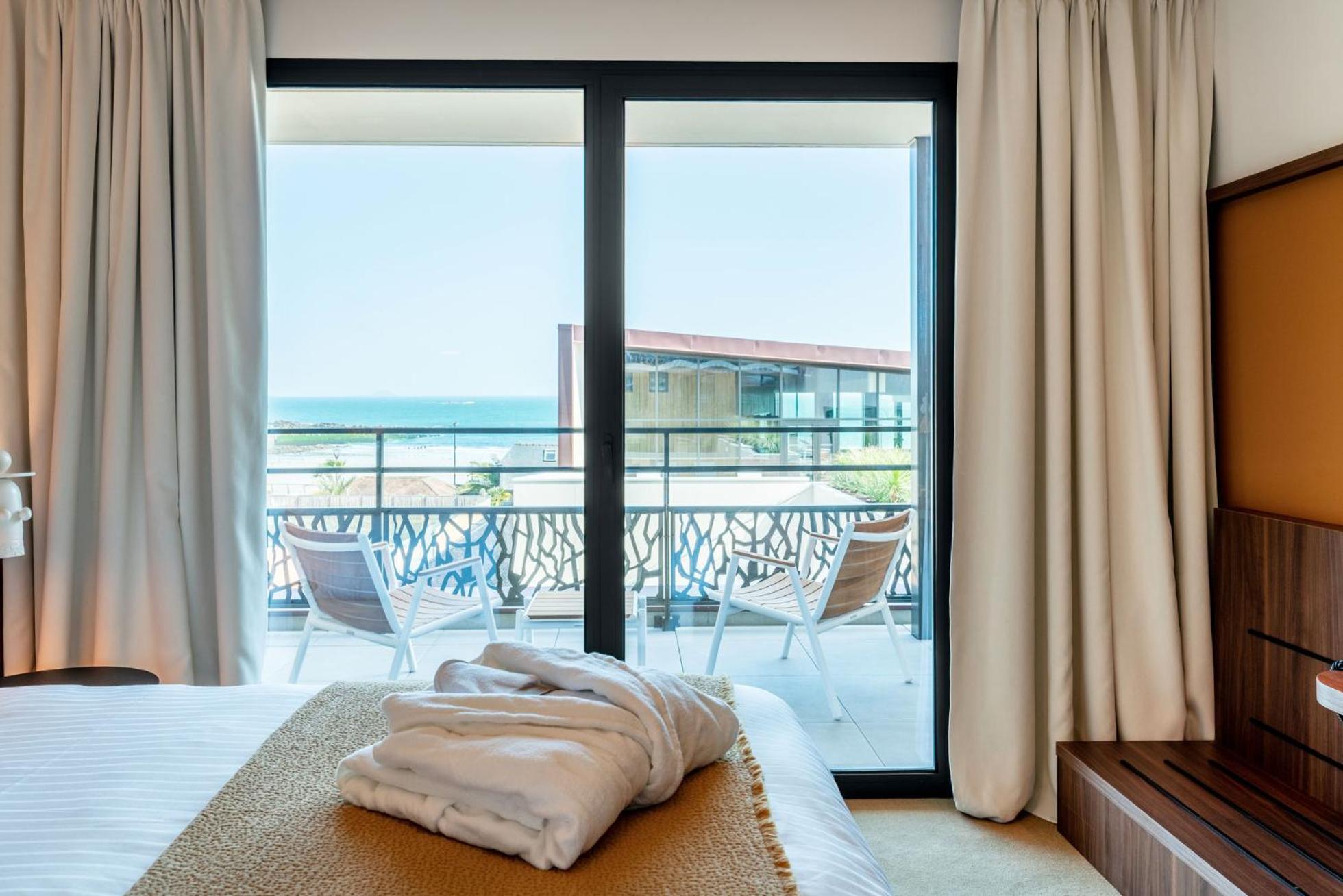 Hotel Roz Marine Thalasso Resort Perros-Guirec Exterior photo